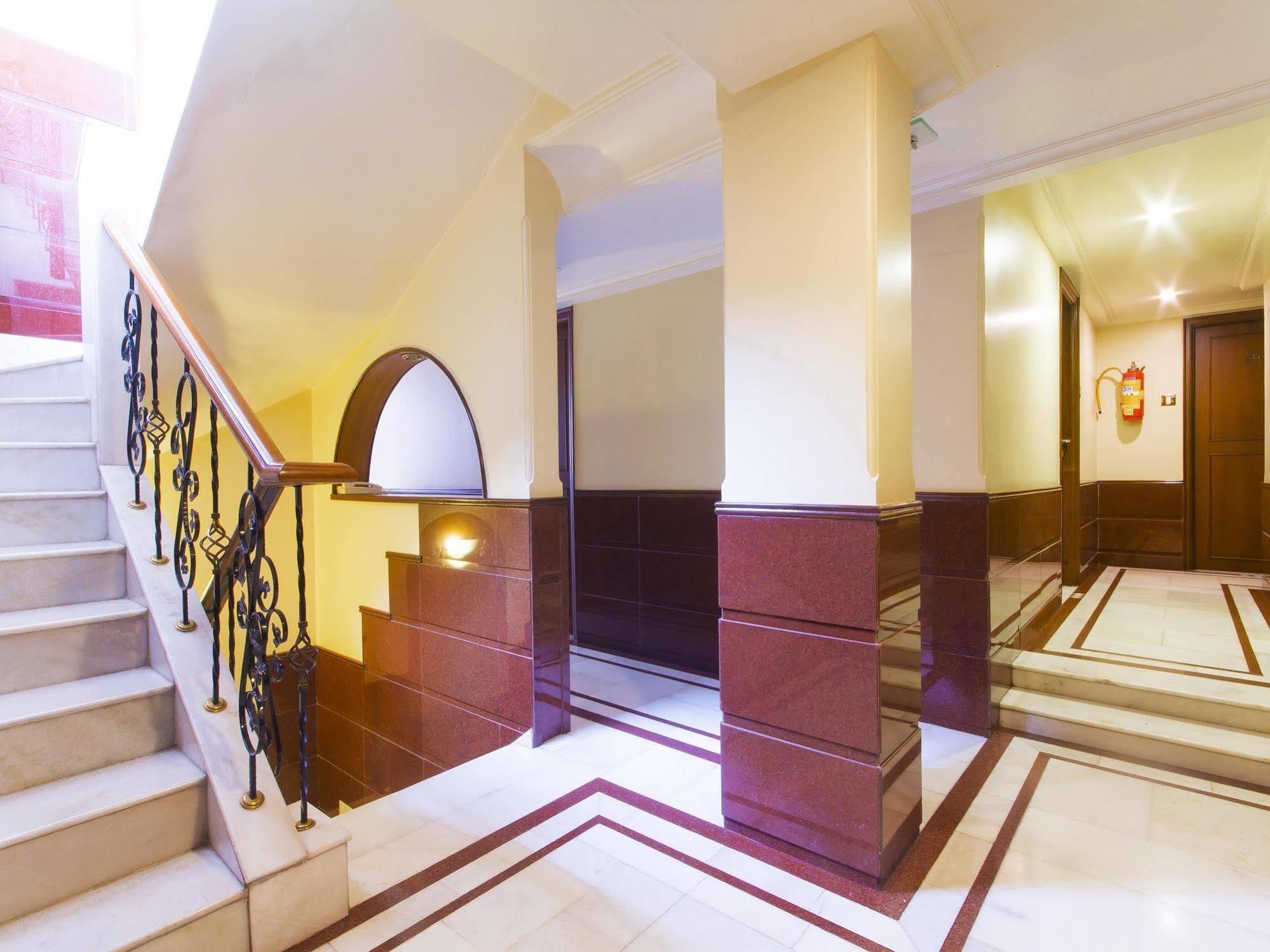 Hotel Ashray International, Sion - Near Bkc Bombay Esterno foto